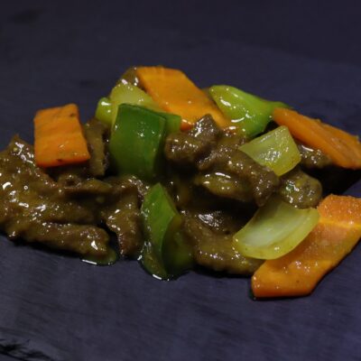 37. Ternera con salsa curry