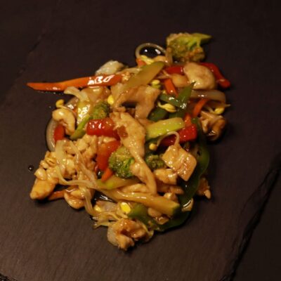 59. Pollo con verduras
