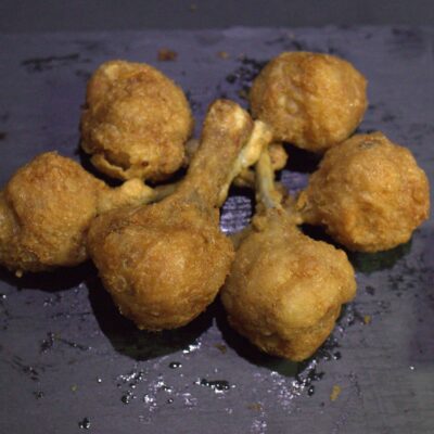 60A. Bolitas de pollo frito (6 uds)