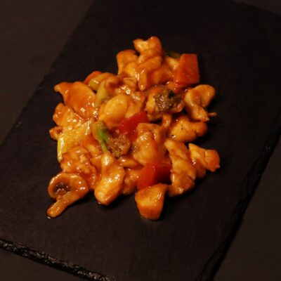 T08. Lonchas de pollo con salsa tailandesa